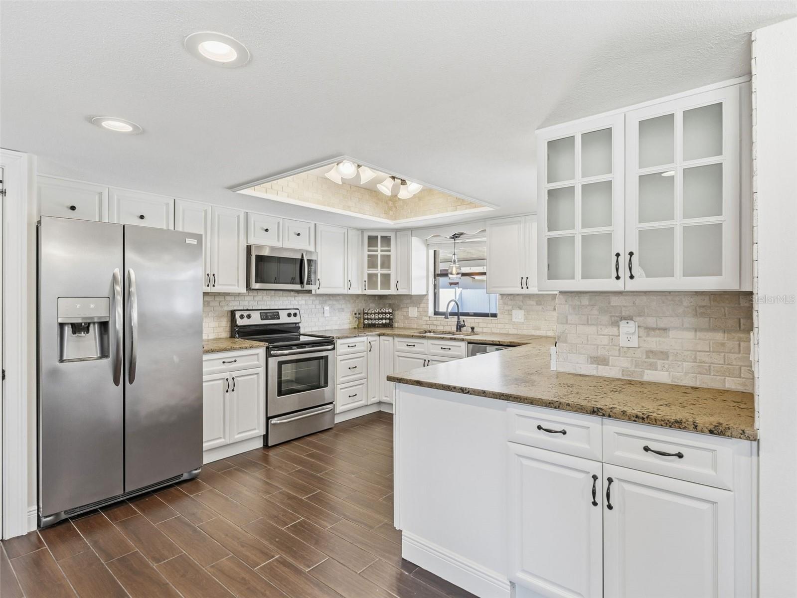 Image 18 of 53 For 9429 Laura Anne Drive