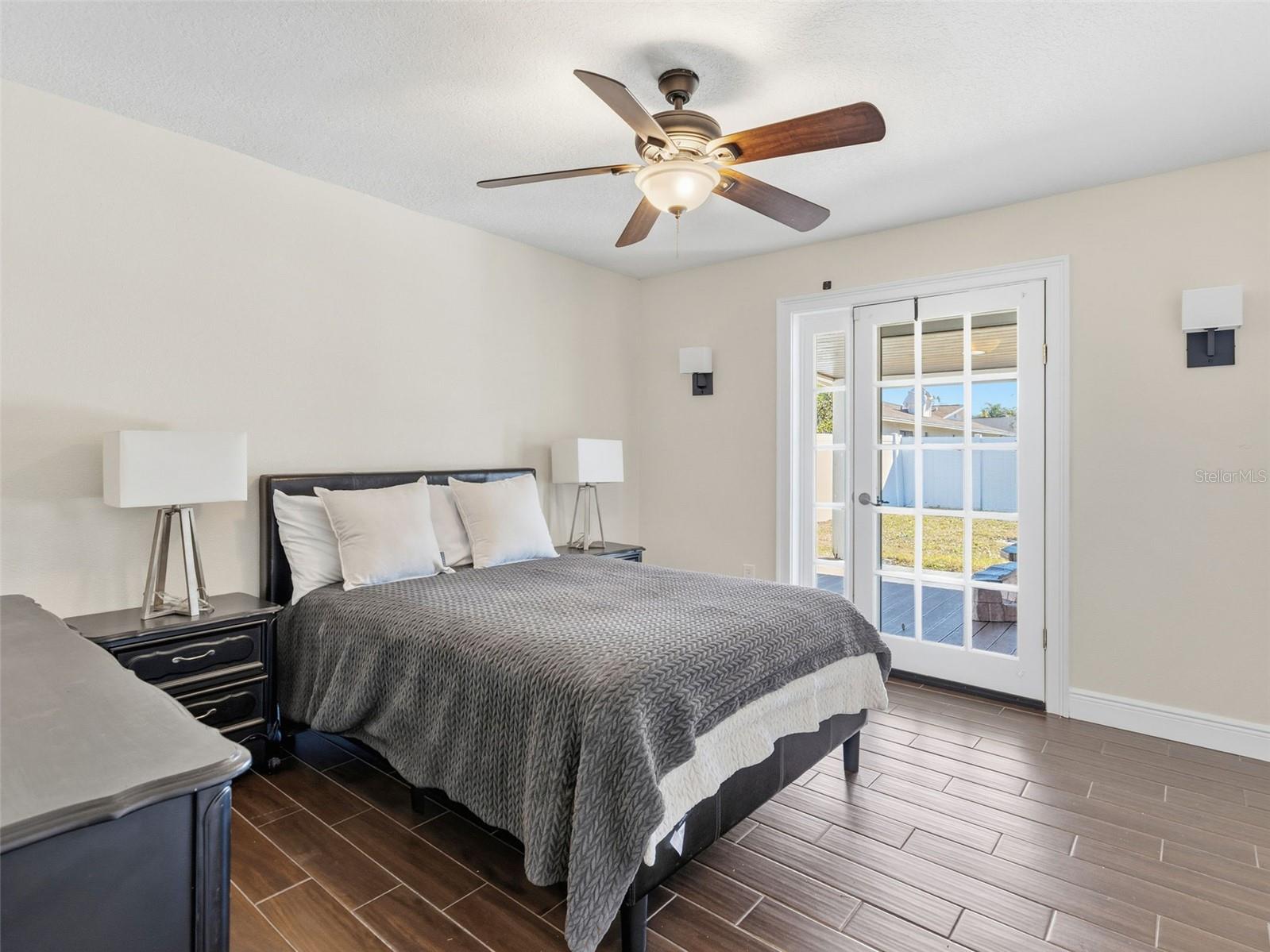 Image 19 of 53 For 9429 Laura Anne Drive