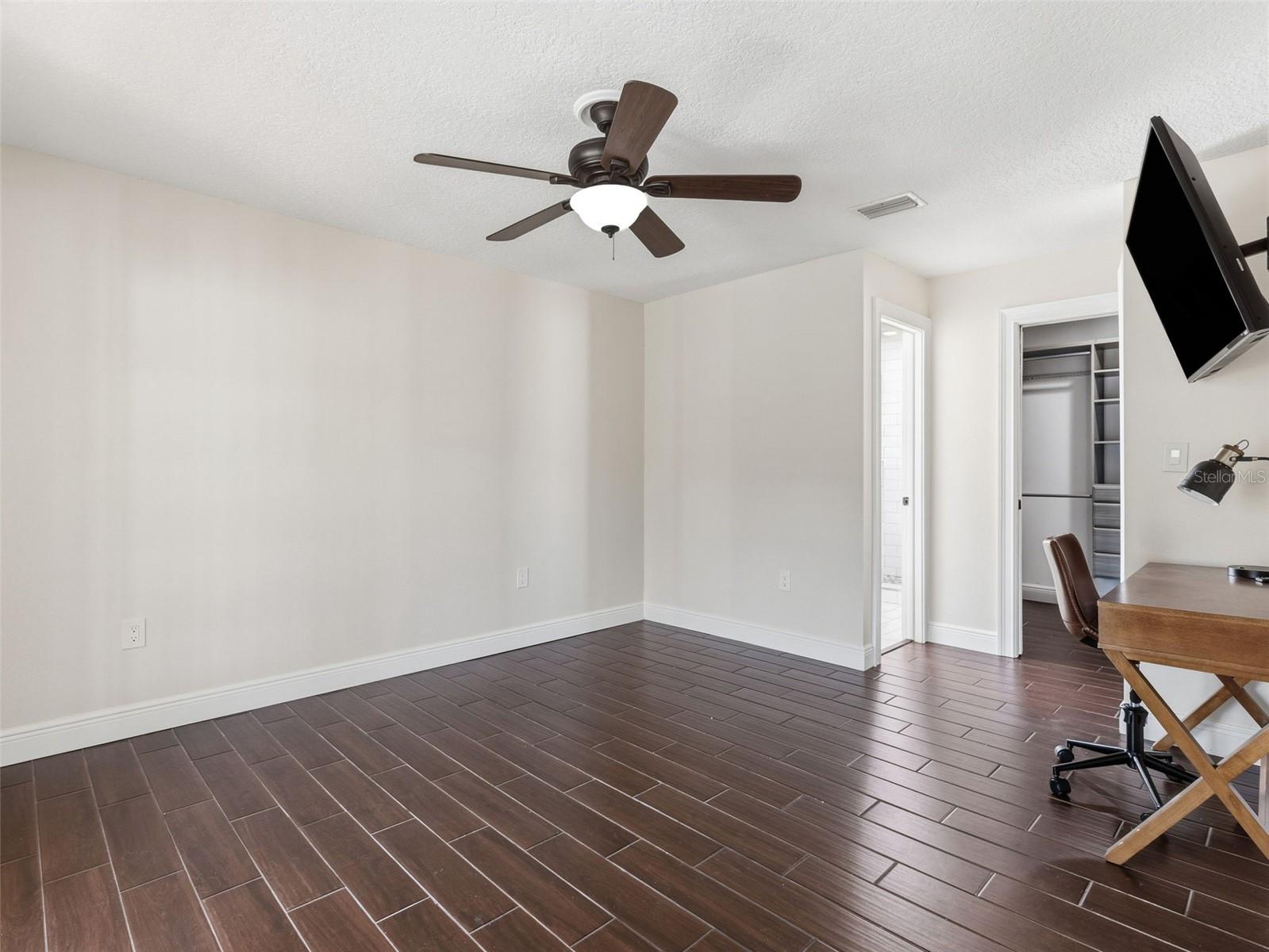 Image 27 of 53 For 9429 Laura Anne Drive