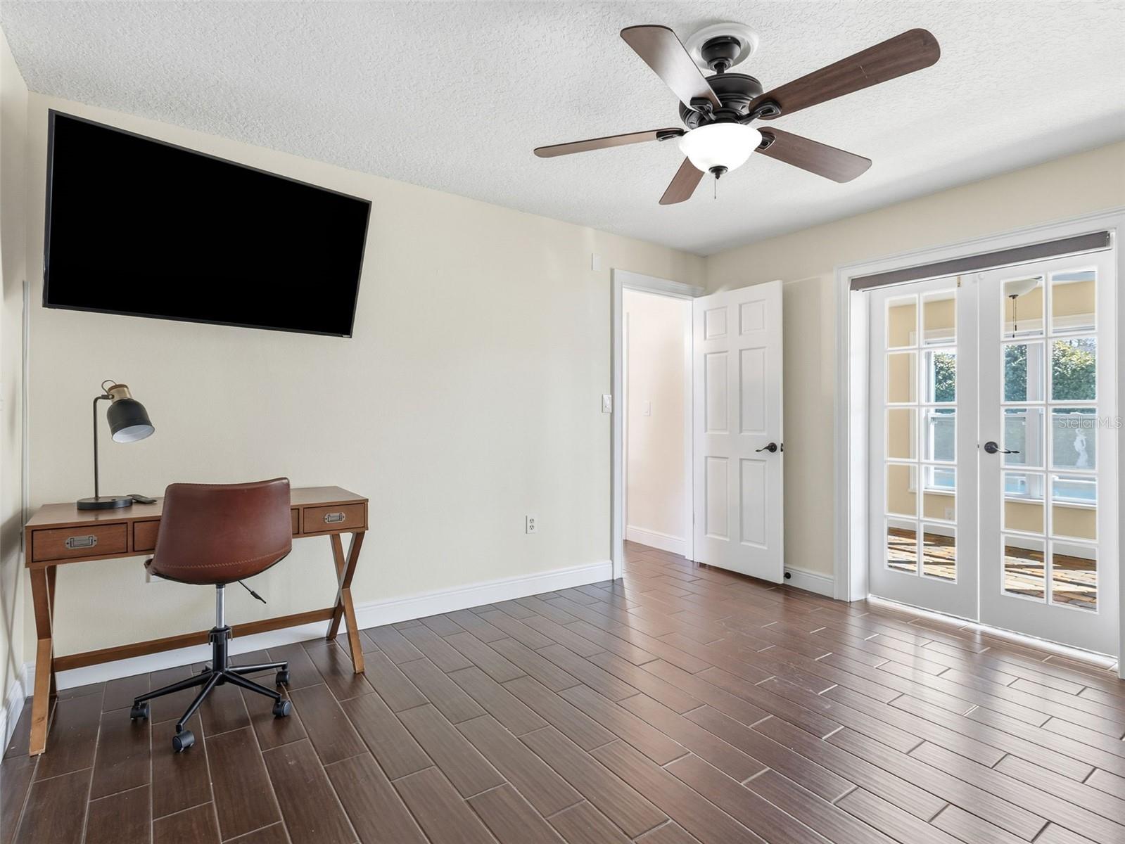 Image 28 of 53 For 9429 Laura Anne Drive