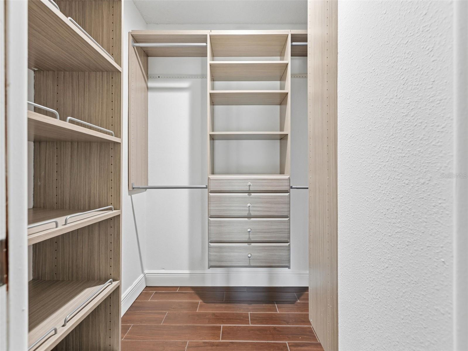 Image 29 of 53 For 9429 Laura Anne Drive