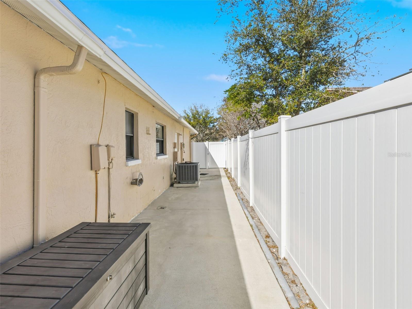 Image 36 of 53 For 9429 Laura Anne Drive