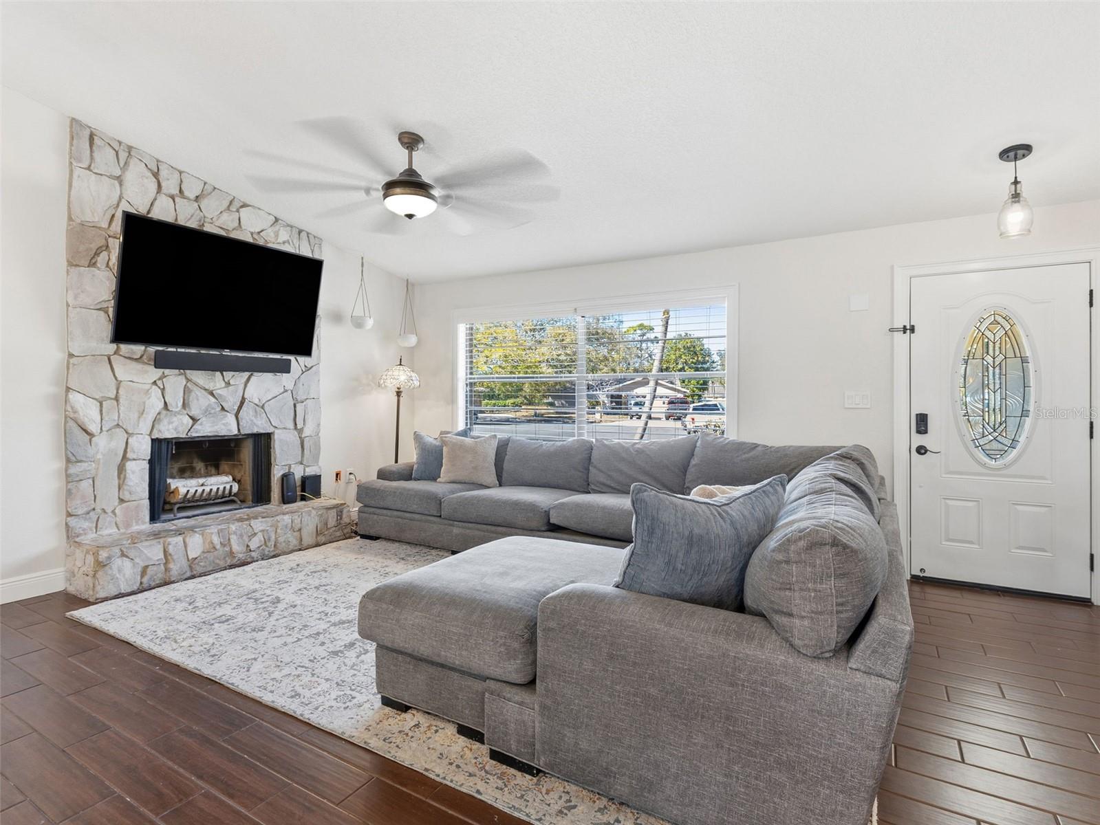 Image 5 of 53 For 9429 Laura Anne Drive