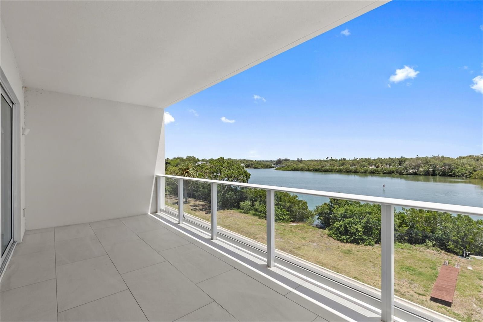 Image 15 of 30 For 1020 Sunset Point Road 310