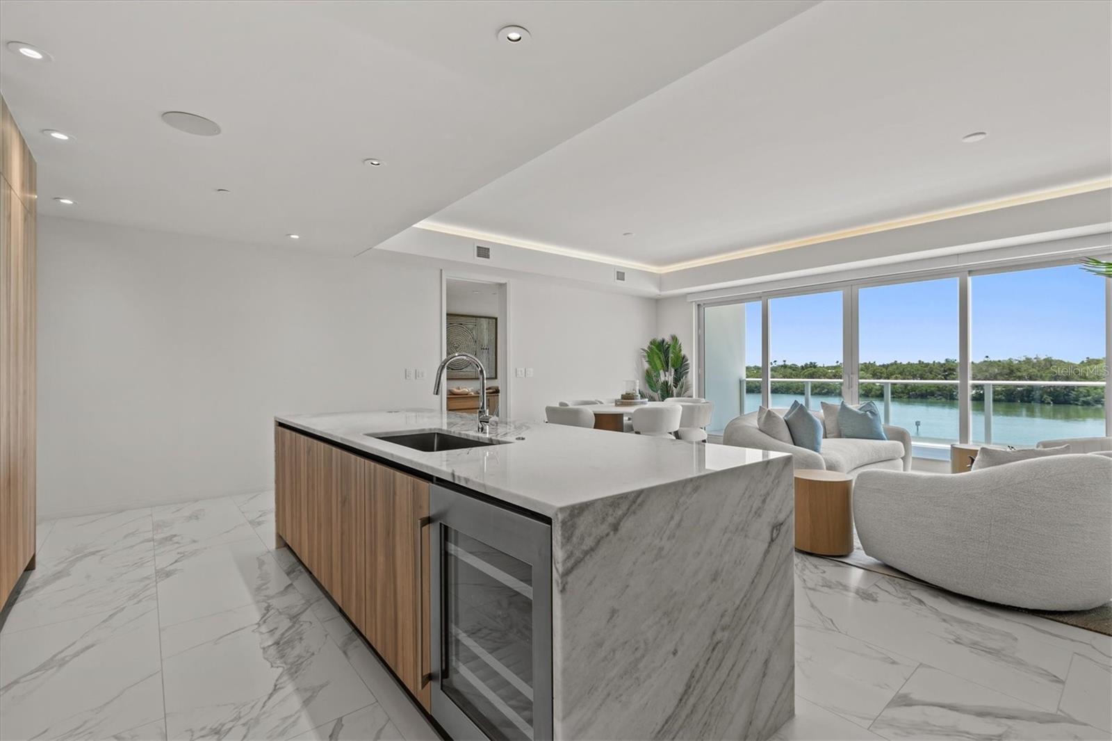 Image 4 of 30 For 1020 Sunset Point Road 310