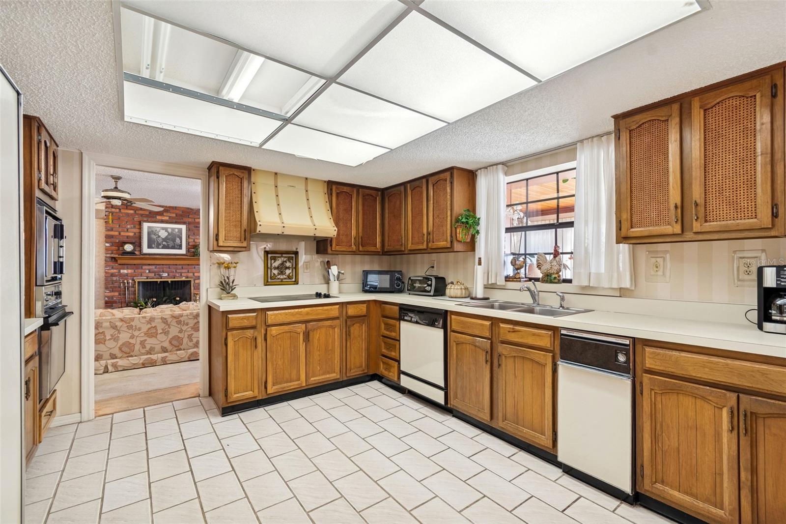 Image 11 of 40 For 29244 Whipporwill Lane