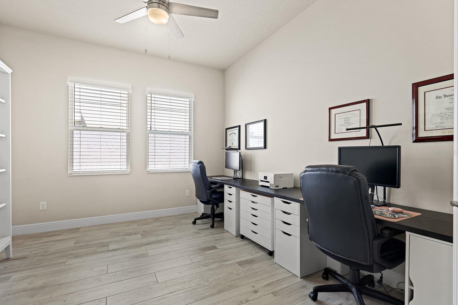 Listing photo id 16 for 5937 Golden Nettle Drive