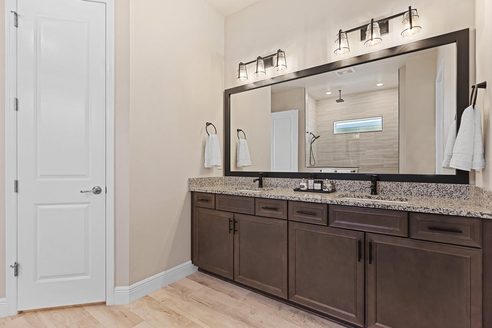 Listing photo id 23 for 5937 Golden Nettle Drive