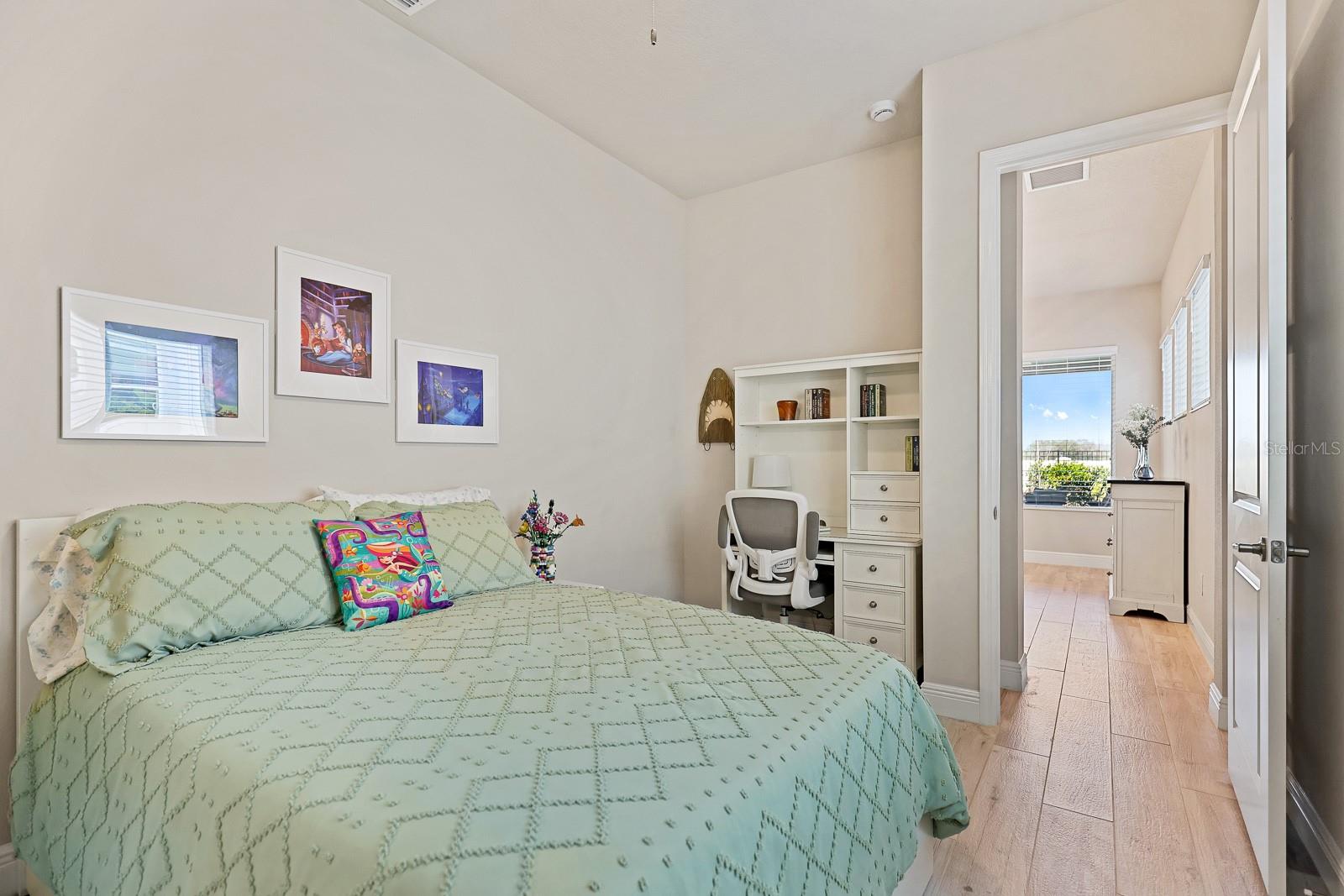 Listing photo id 25 for 5937 Golden Nettle Drive