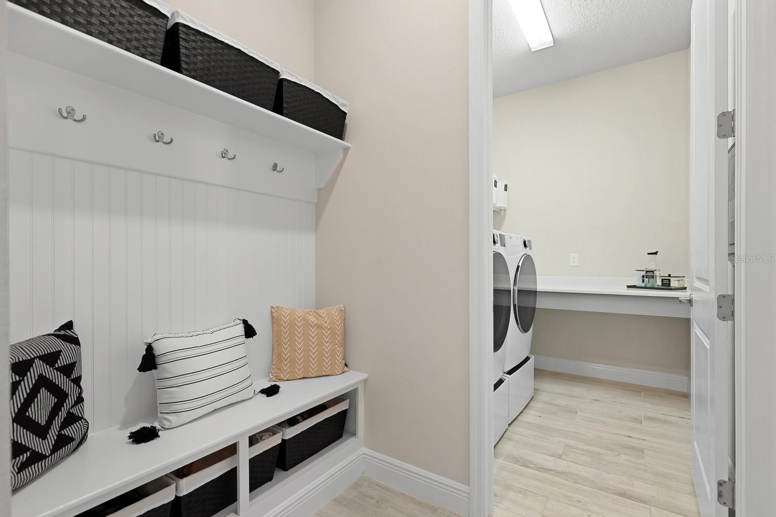 Listing photo id 32 for 5937 Golden Nettle Drive