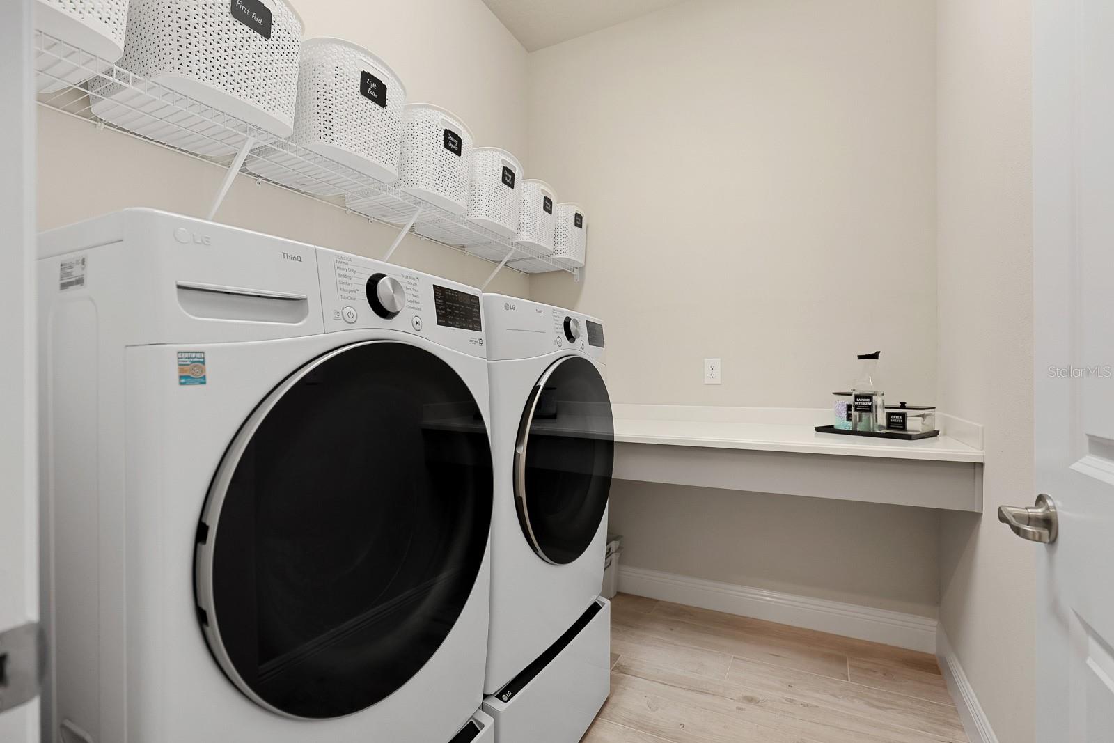 Listing photo id 33 for 5937 Golden Nettle Drive