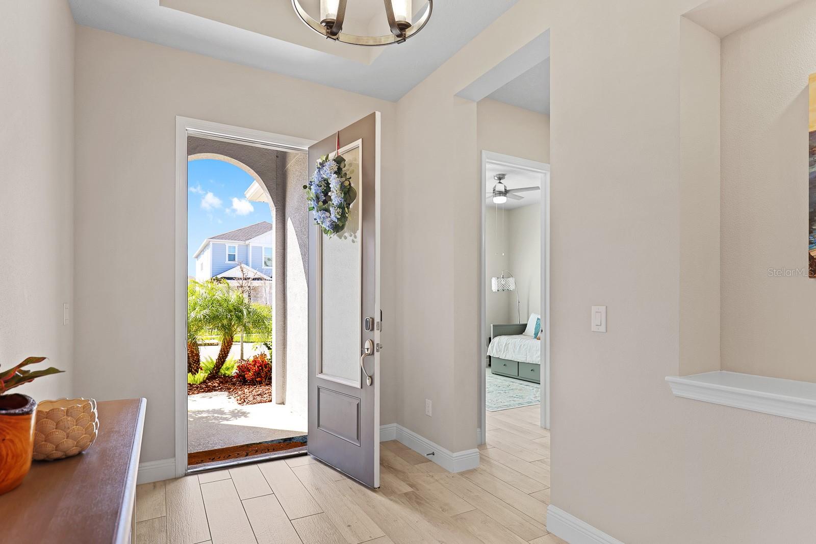 Listing photo id 3 for 5937 Golden Nettle Drive