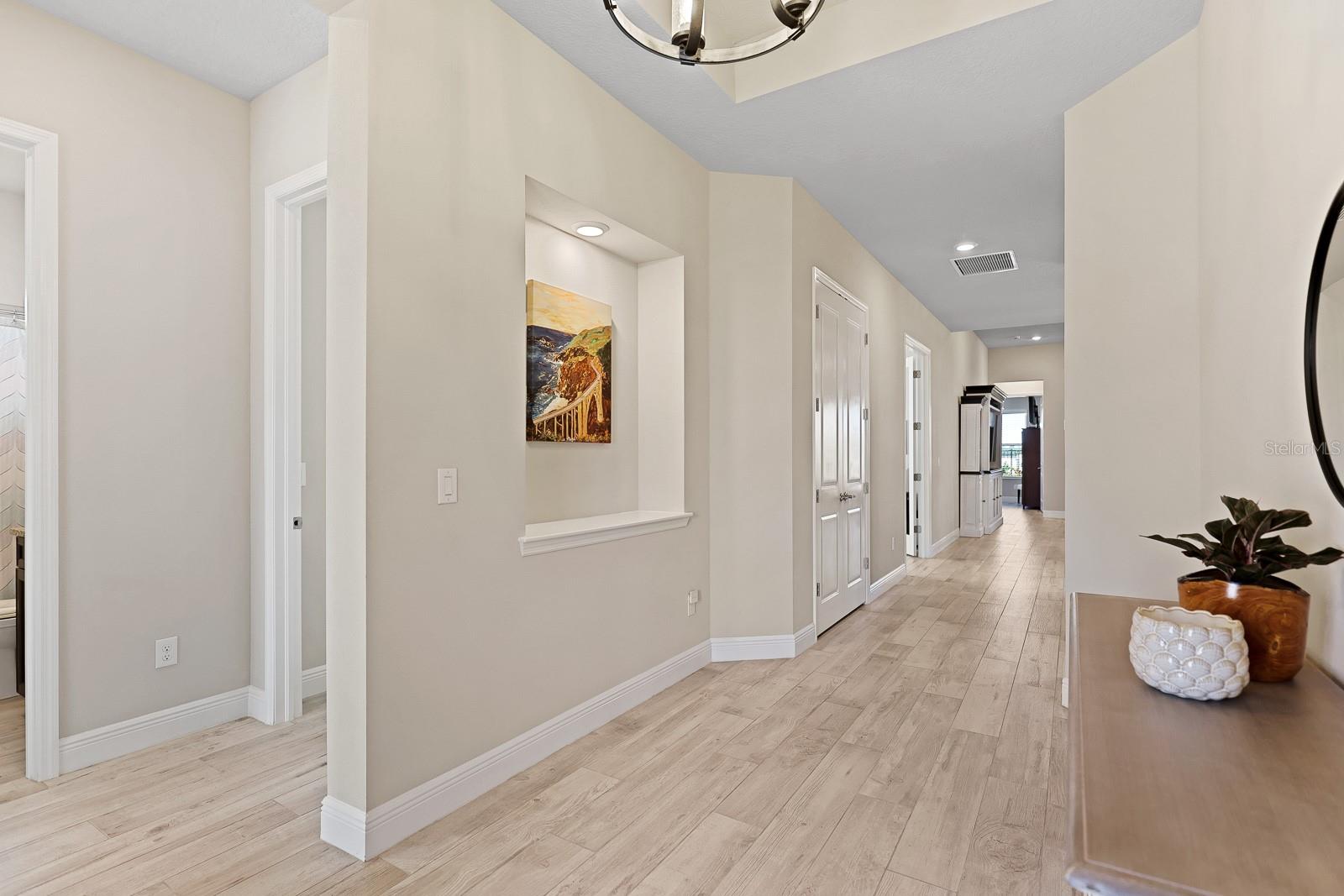 Listing photo id 4 for 5937 Golden Nettle Drive