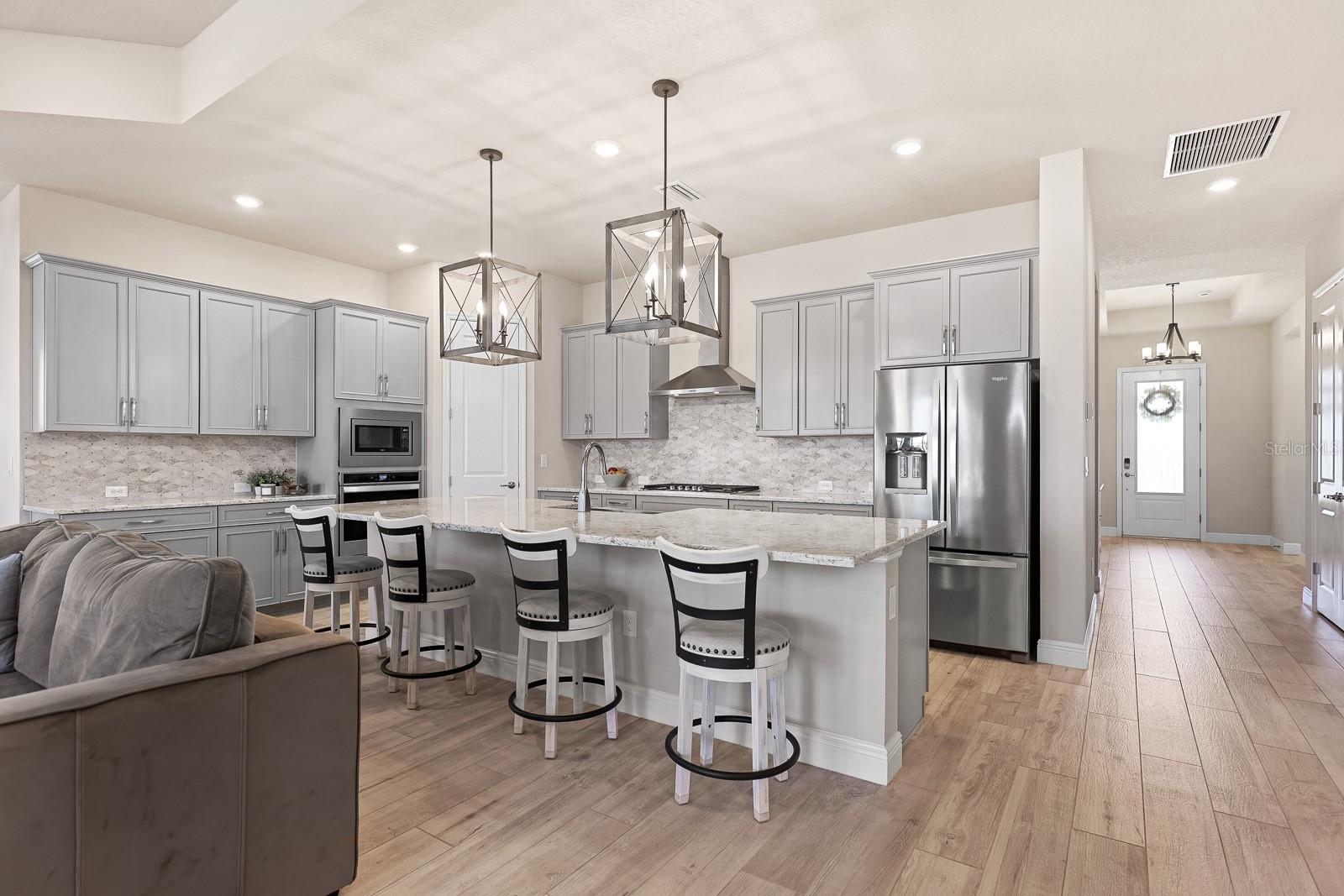 Listing photo id 5 for 5937 Golden Nettle Drive