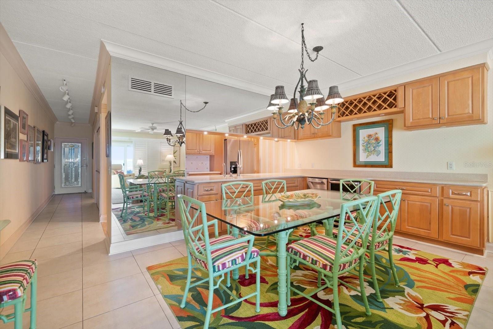 Listing photo id 17 for 2300 Gulf Boulevard D1