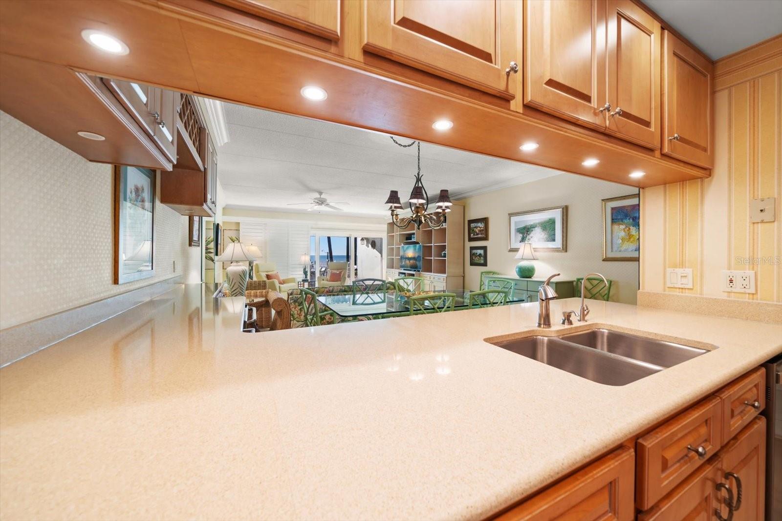 Listing photo id 20 for 2300 Gulf Boulevard D1