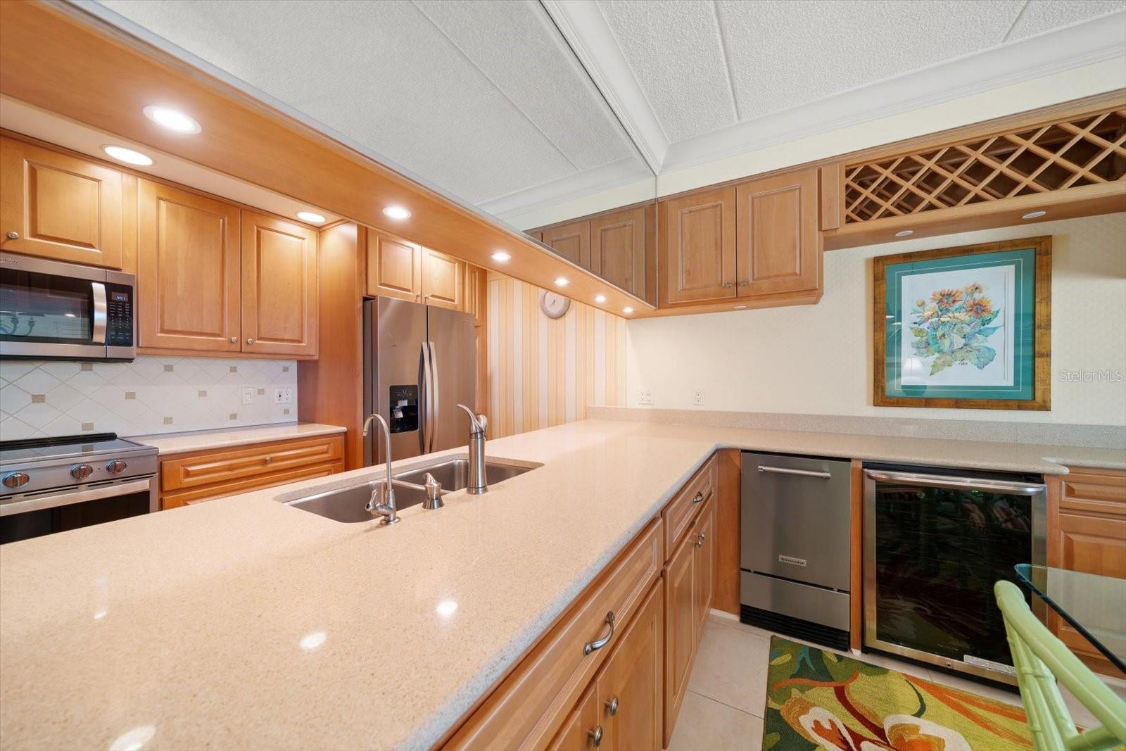 Listing photo id 24 for 2300 Gulf Boulevard D1