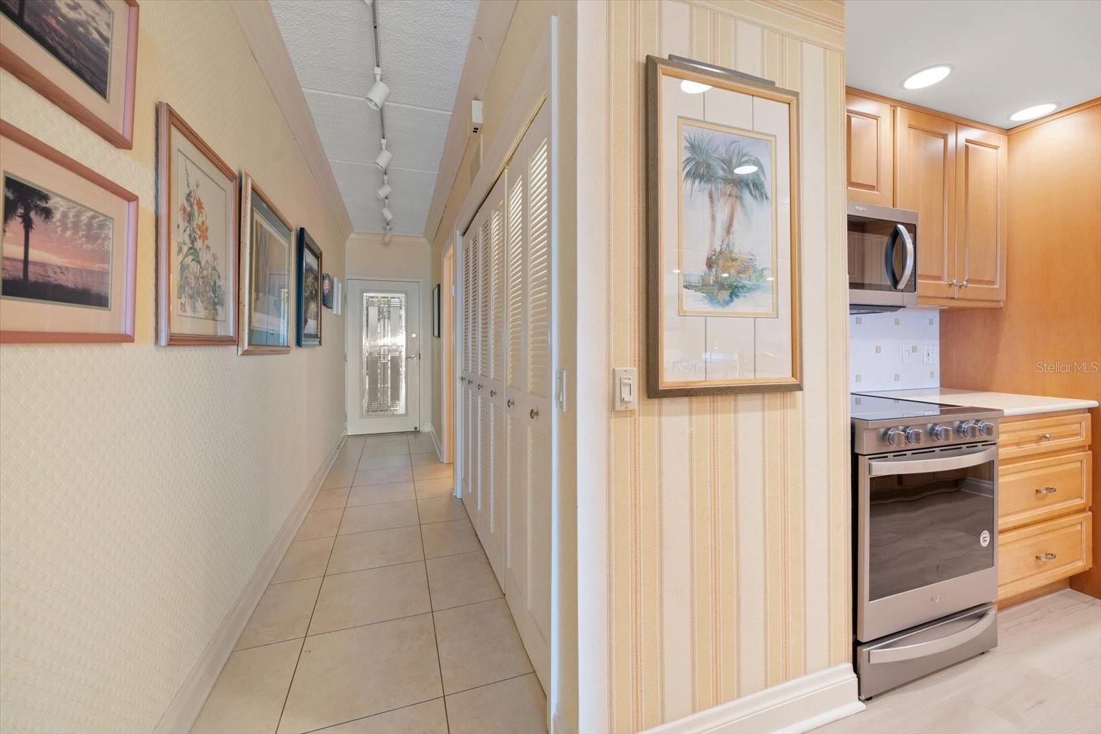 Listing photo id 27 for 2300 Gulf Boulevard D1