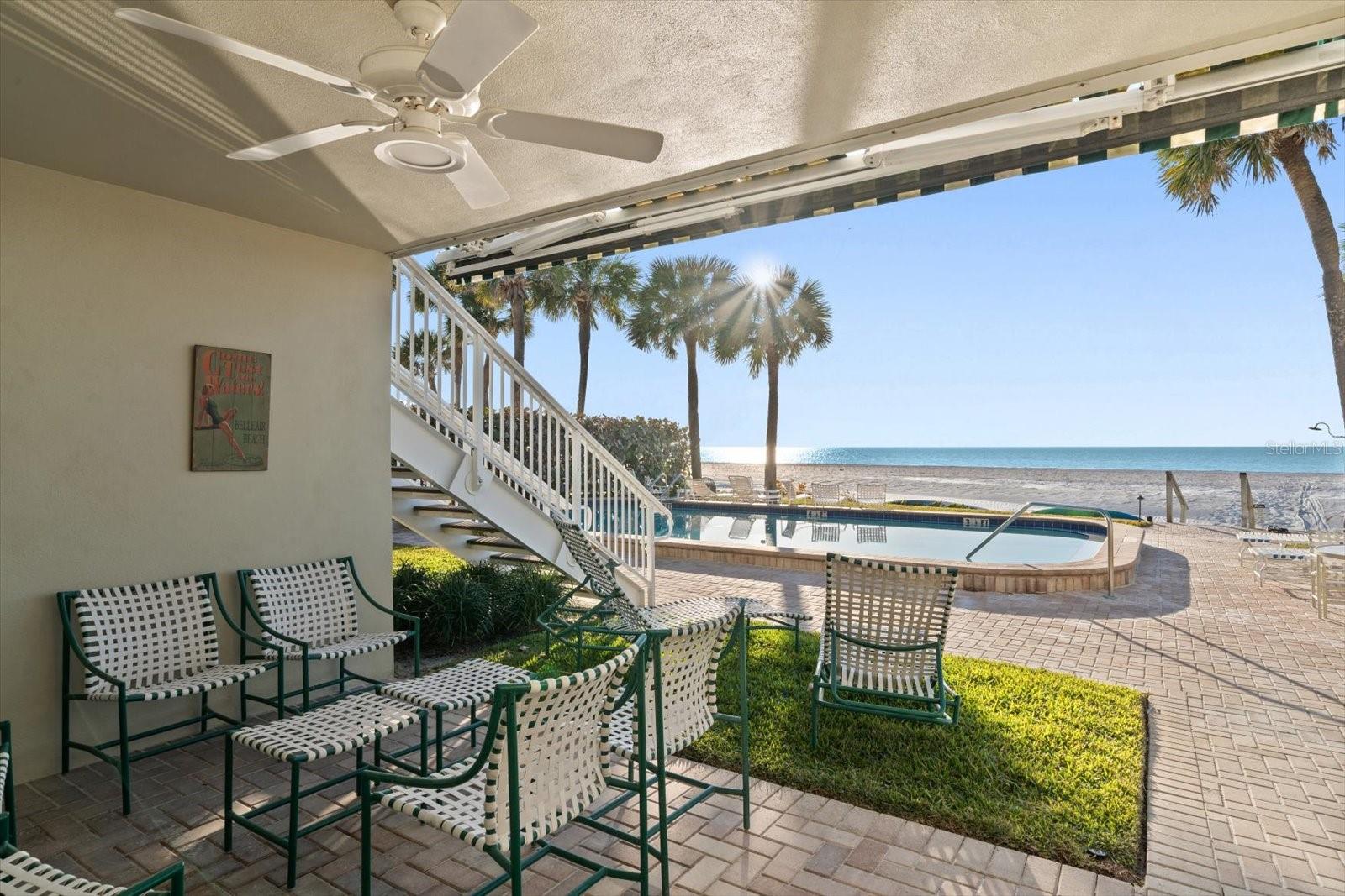 Listing photo id 37 for 2300 Gulf Boulevard D1