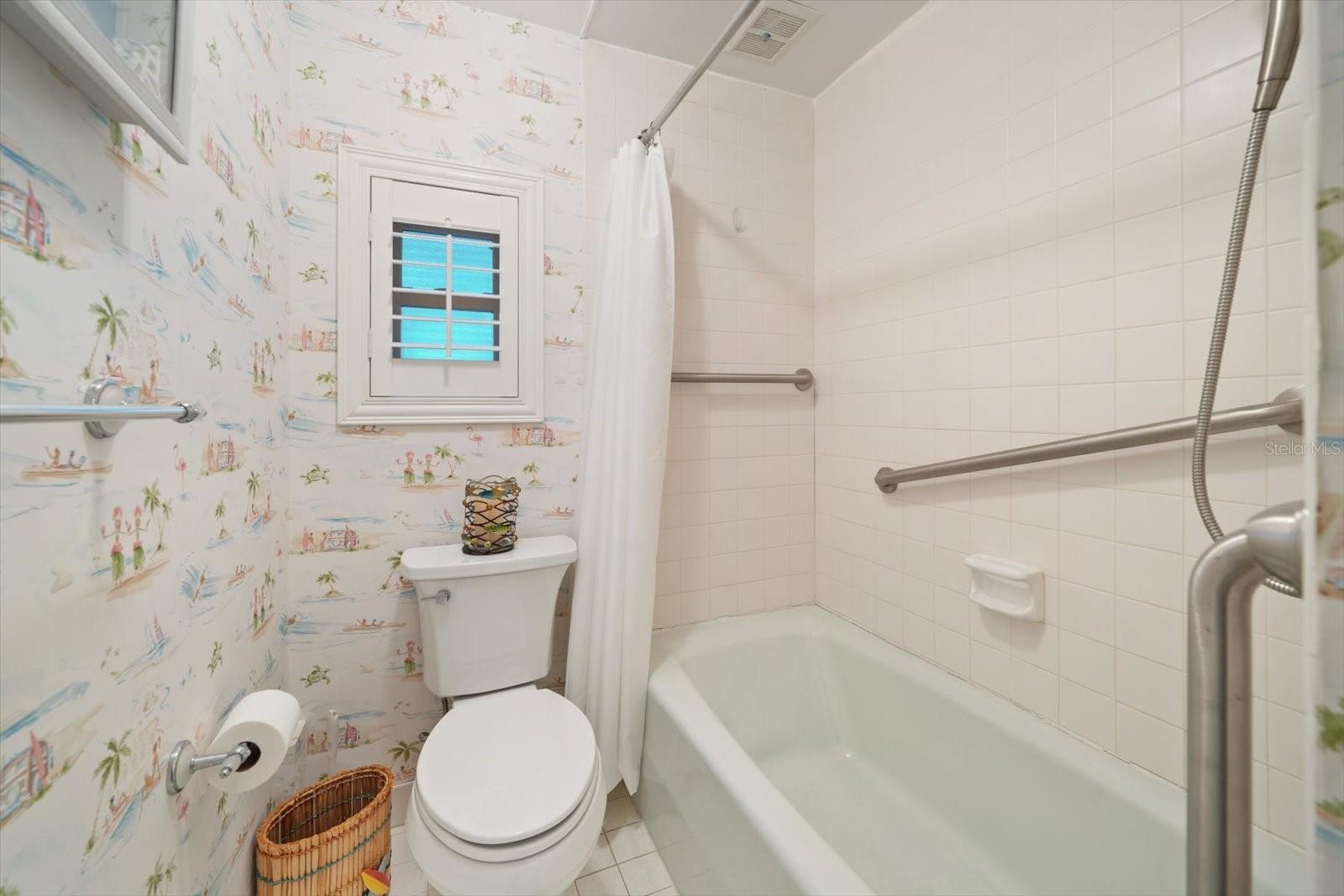 Listing photo id 42 for 2300 Gulf Boulevard D1