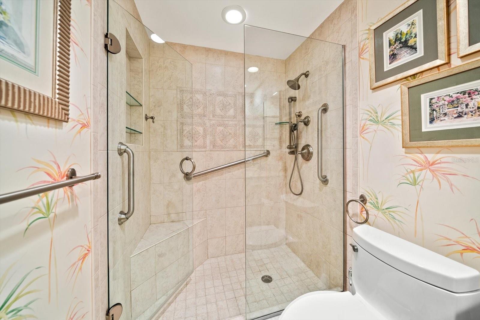 Listing photo id 50 for 2300 Gulf Boulevard D1