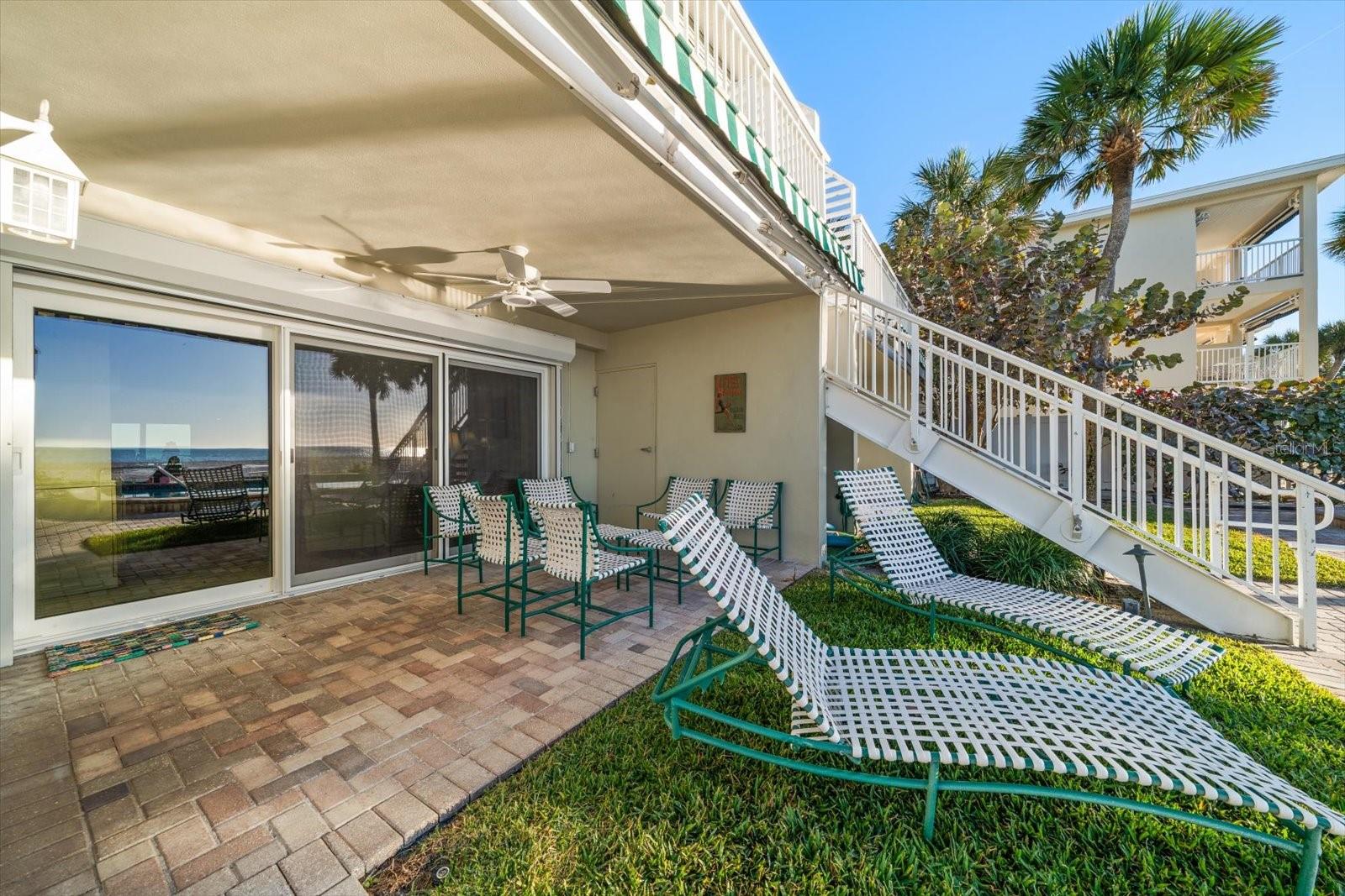 Listing photo id 54 for 2300 Gulf Boulevard D1