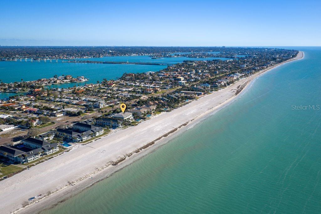 Listing photo id 59 for 2300 Gulf Boulevard D1