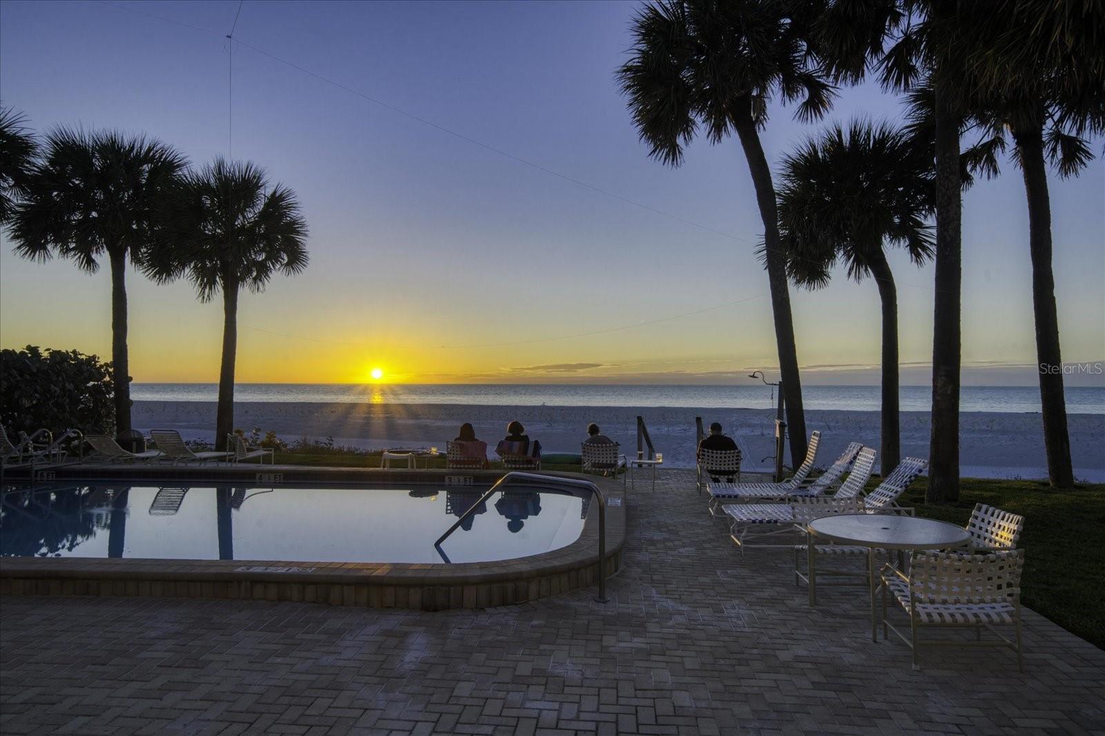 Listing photo id 60 for 2300 Gulf Boulevard D1