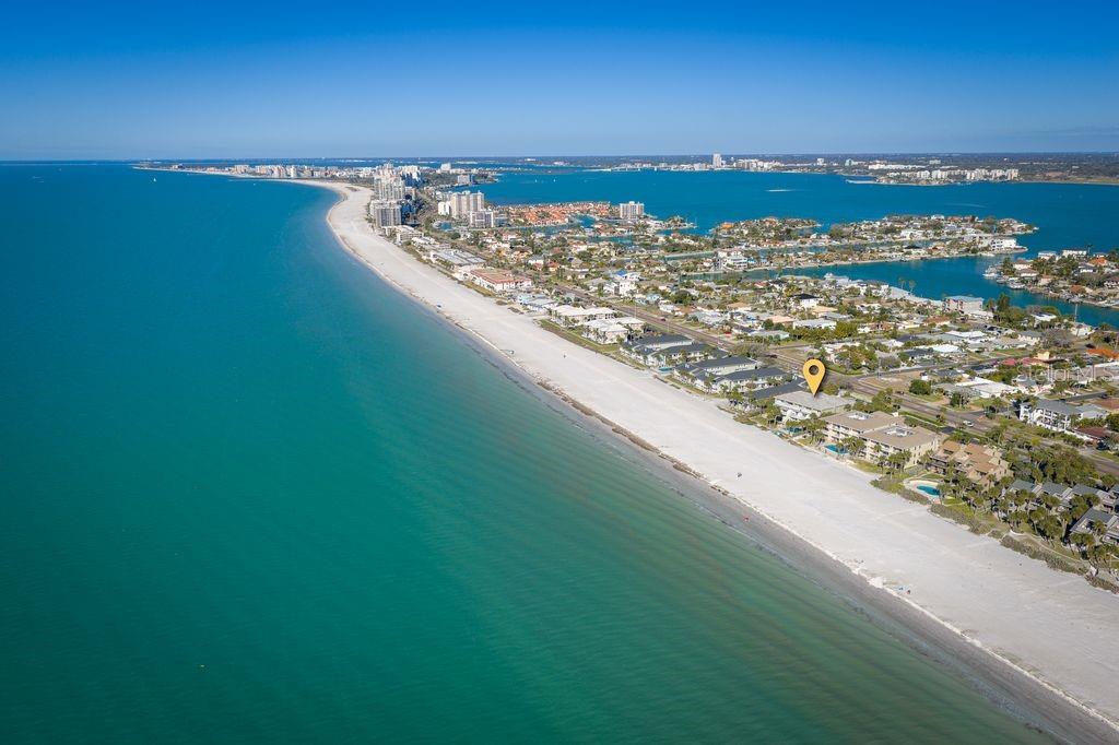 Listing photo id 65 for 2300 Gulf Boulevard D1