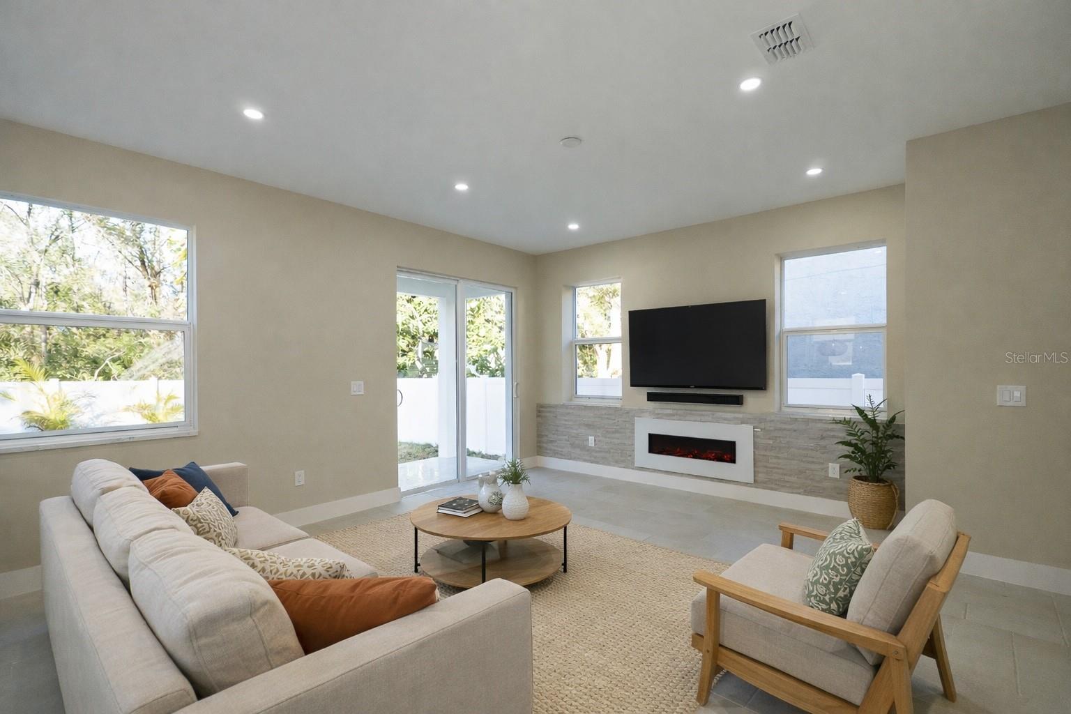 Image 14 of 51 For 7617 Amherst Street