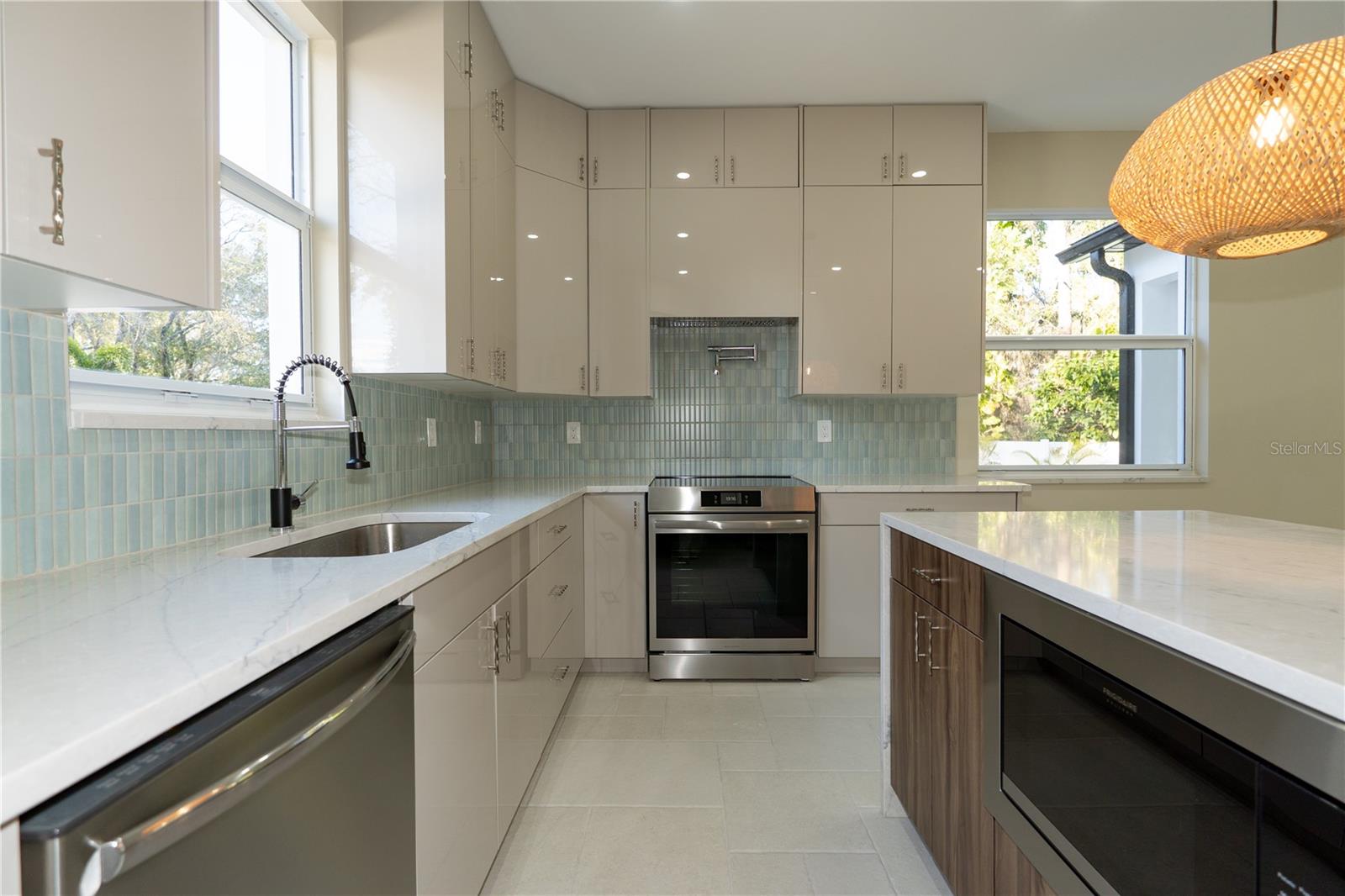 Image 21 of 51 For 7617 Amherst Street