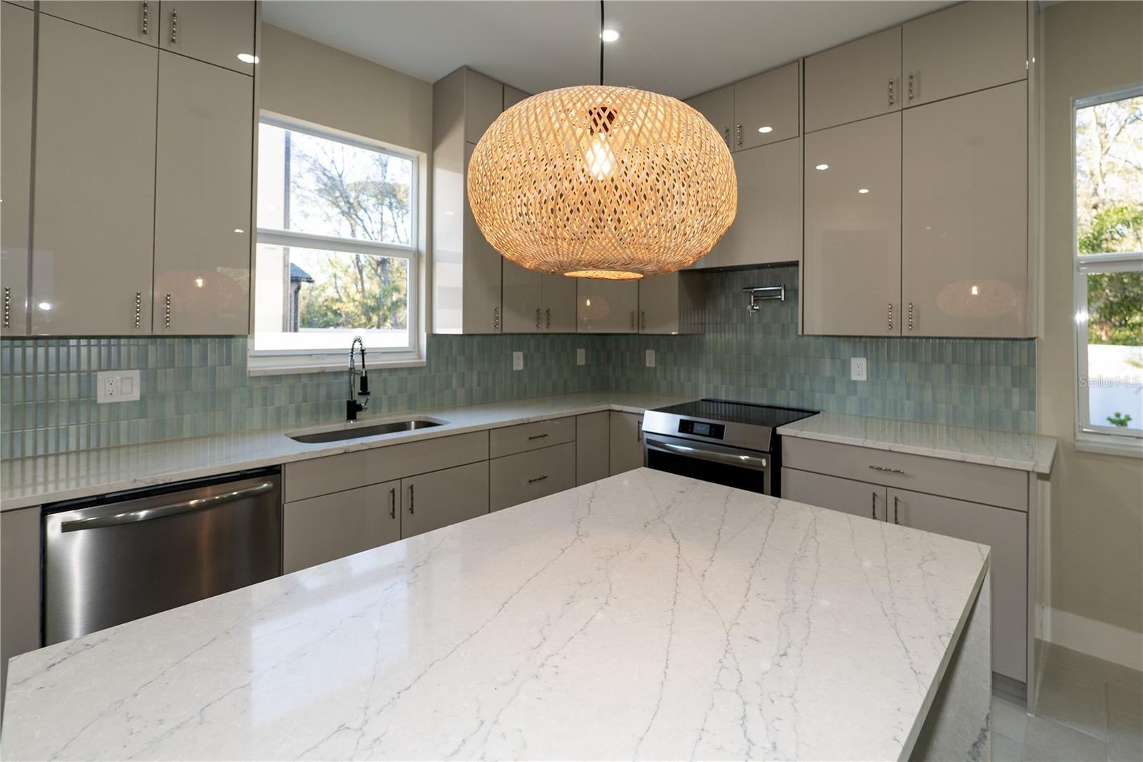 Image 22 of 51 For 7617 Amherst Street