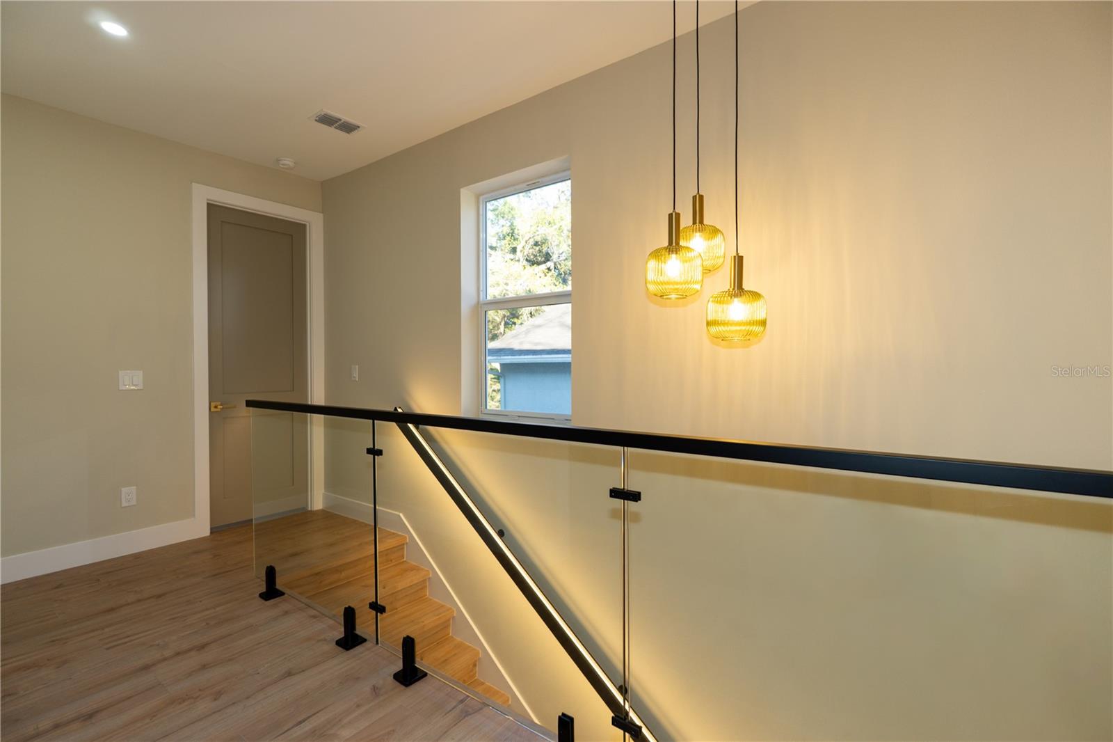 Image 28 of 51 For 7617 Amherst Street