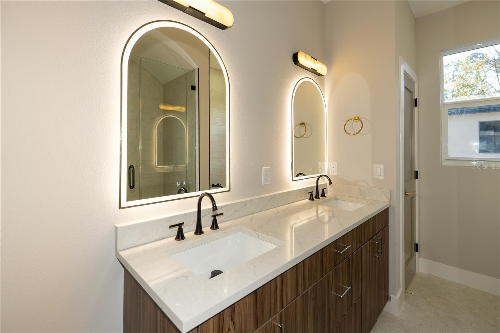 Image 42 of 51 For 7617 Amherst Street