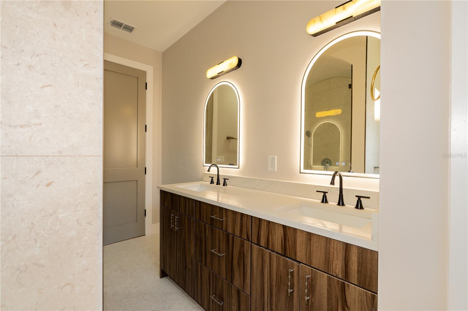 Image 44 of 51 For 7617 Amherst Street