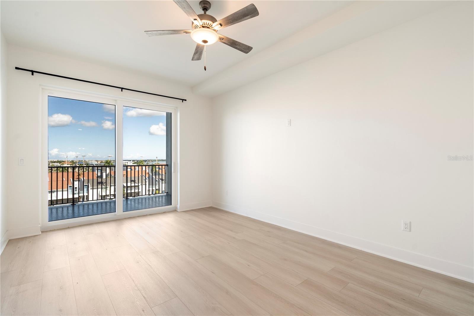 Image 57 of 76 For 400 150th Avenue 501