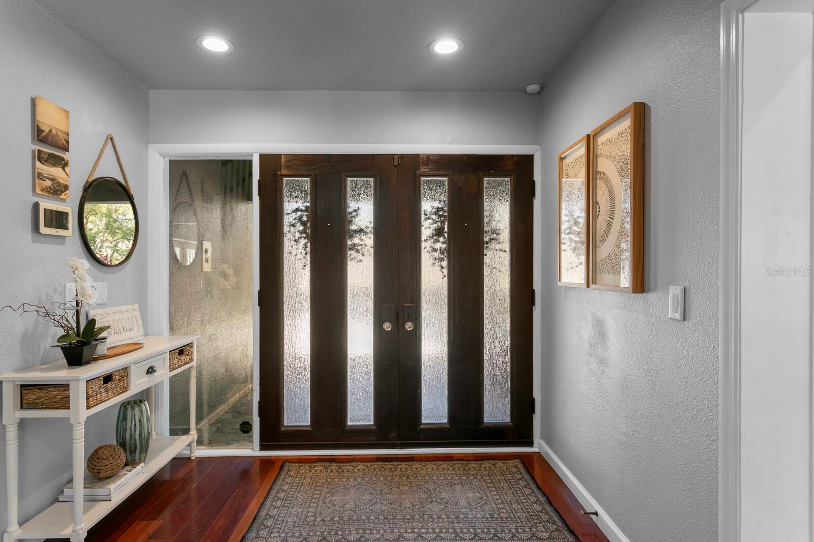 Image 14 of 99 For 10402 Oakbrook Drive