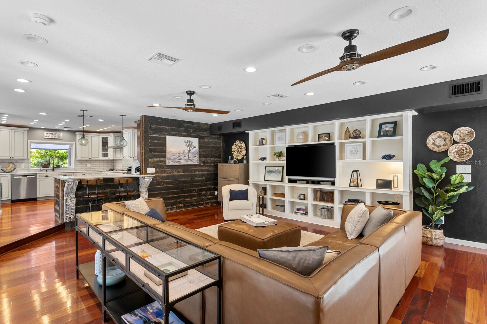 Image 22 of 99 For 10402 Oakbrook Drive