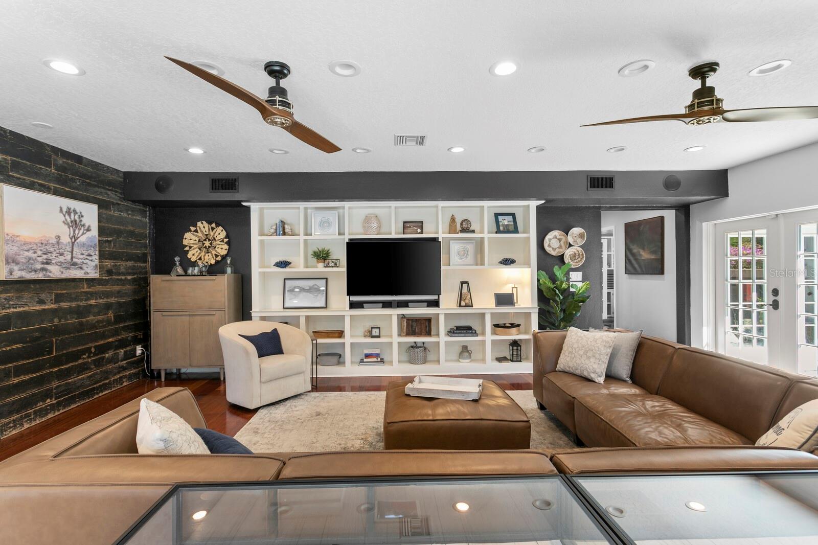 Image 23 of 99 For 10402 Oakbrook Drive