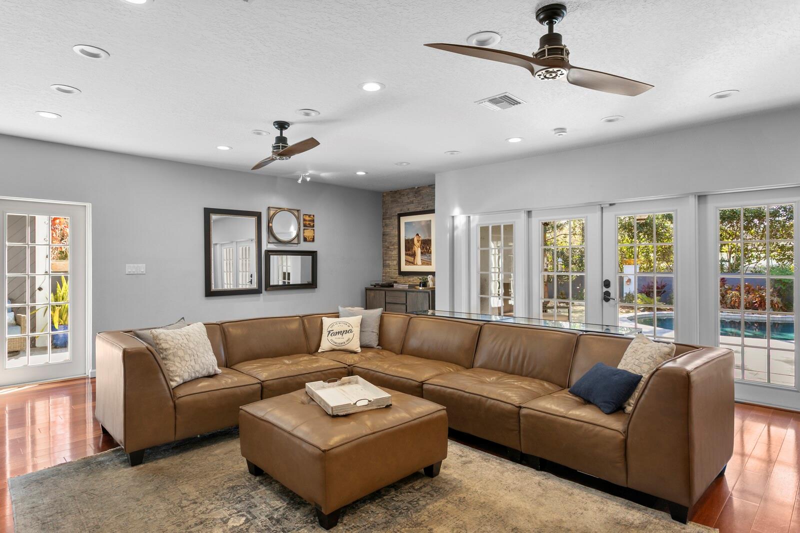 Image 25 of 99 For 10402 Oakbrook Drive