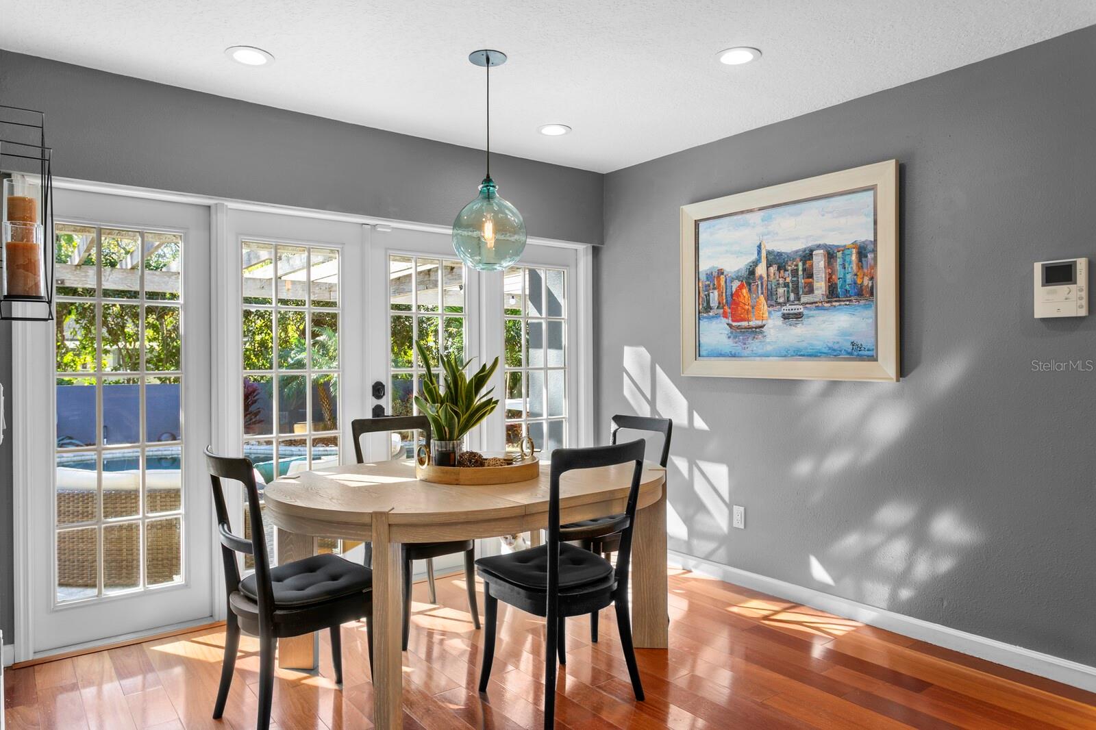 Image 27 of 99 For 10402 Oakbrook Drive