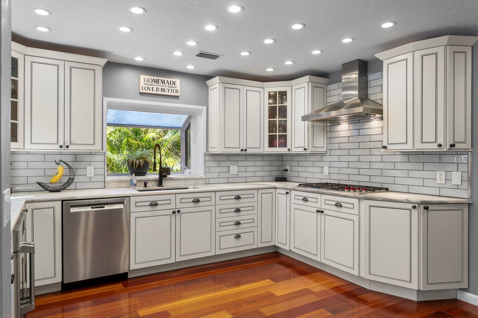 Image 31 of 99 For 10402 Oakbrook Drive