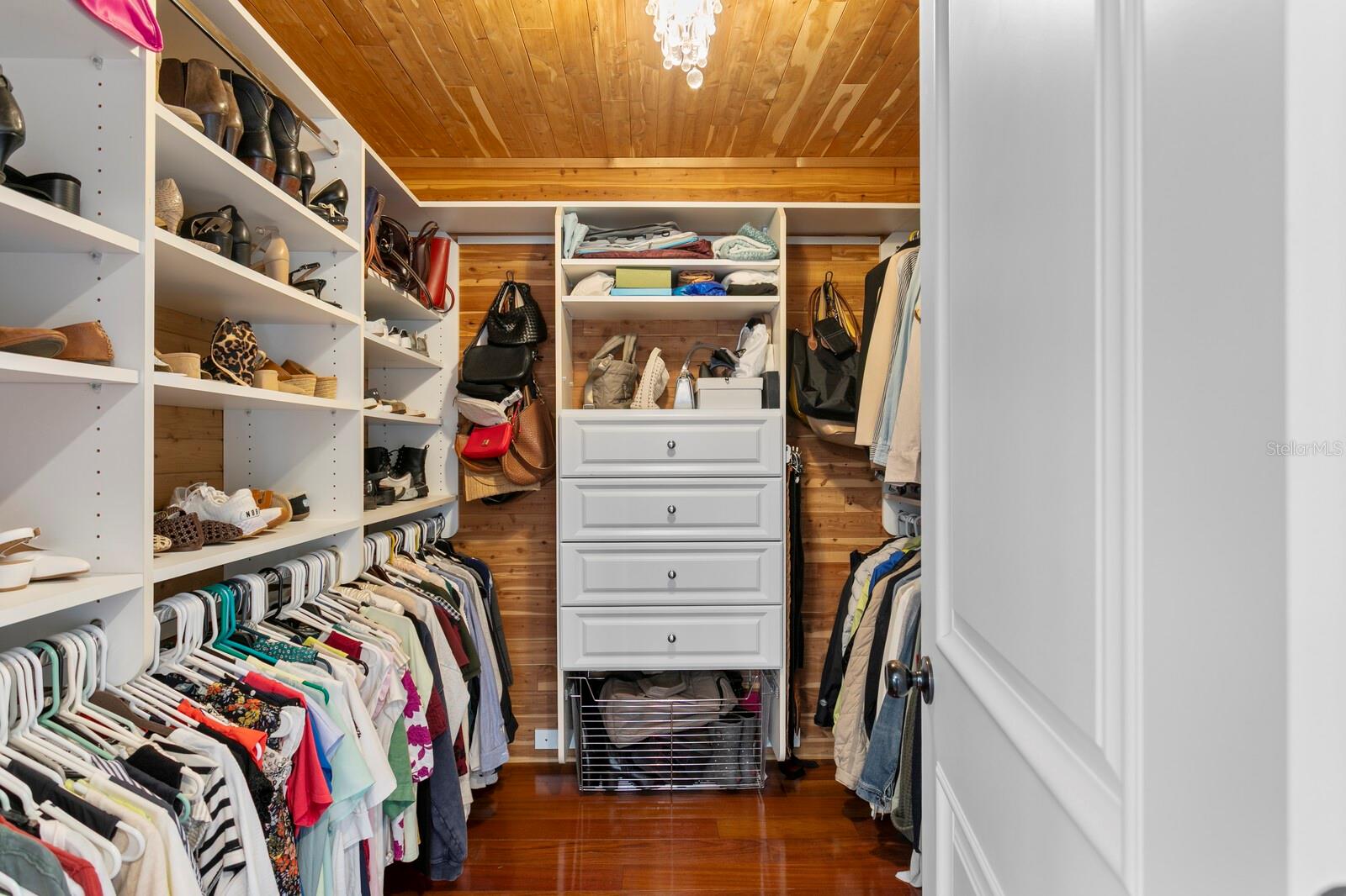 Image 54 of 99 For 10402 Oakbrook Drive