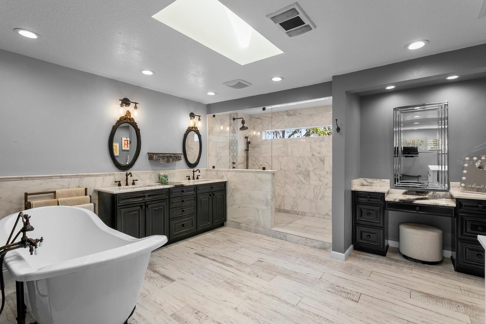 Image 56 of 99 For 10402 Oakbrook Drive