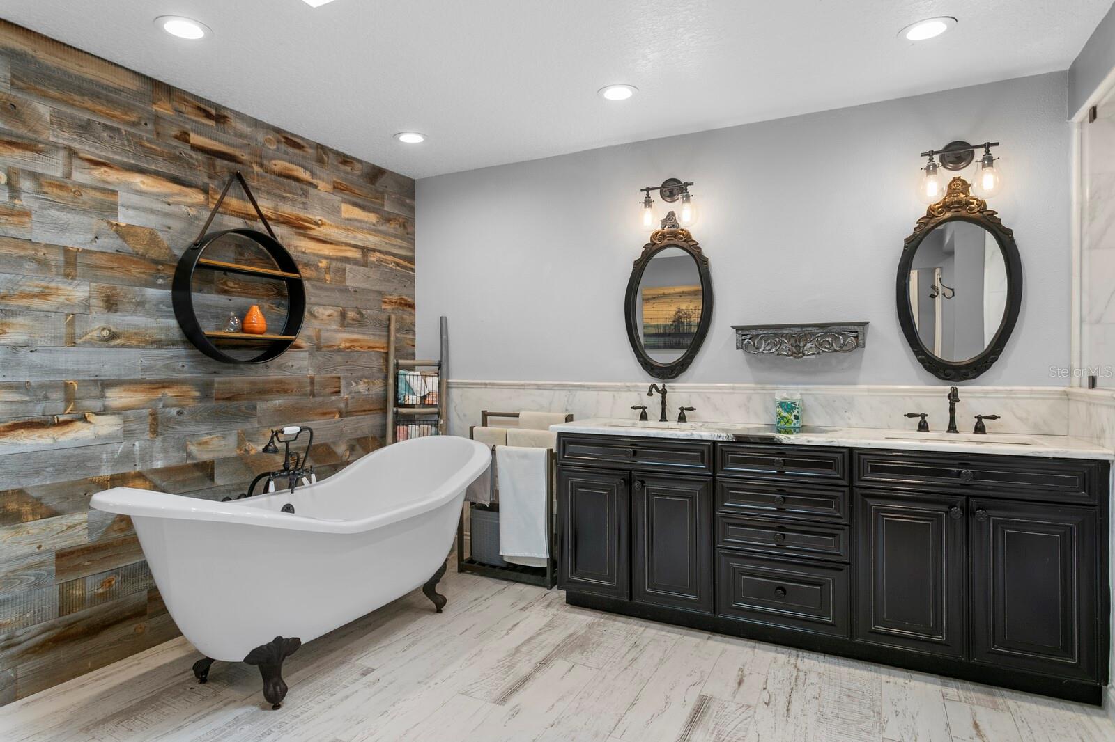 Image 57 of 99 For 10402 Oakbrook Drive