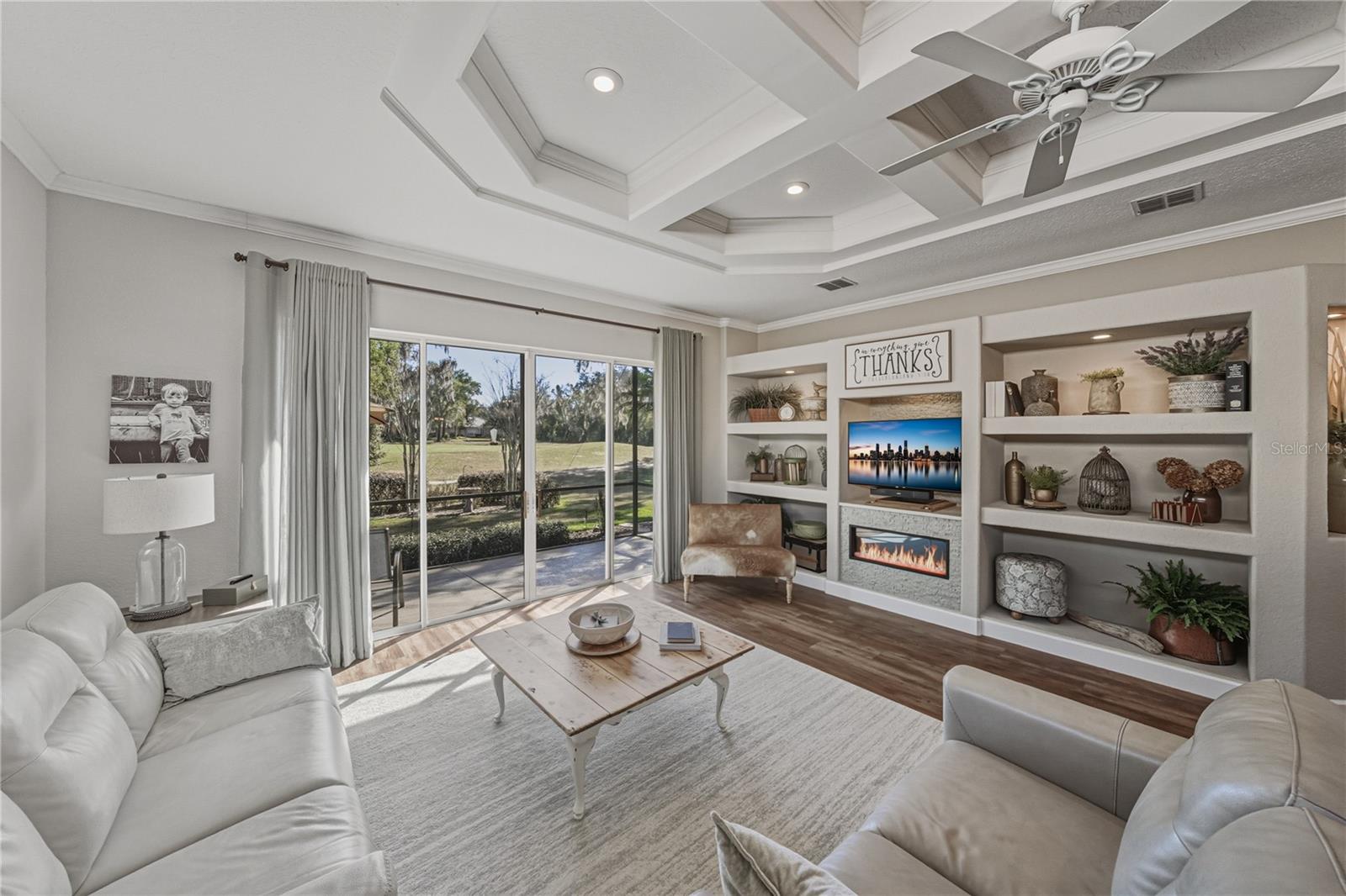 Image 14 of 89 For 12422 Woodlands Circle