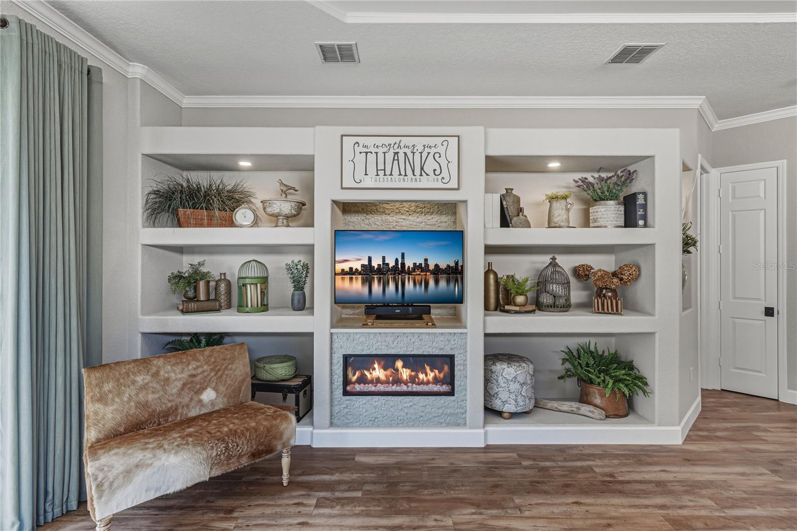 Image 15 of 89 For 12422 Woodlands Circle