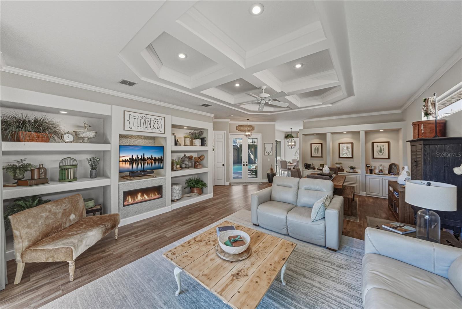 Image 17 of 89 For 12422 Woodlands Circle