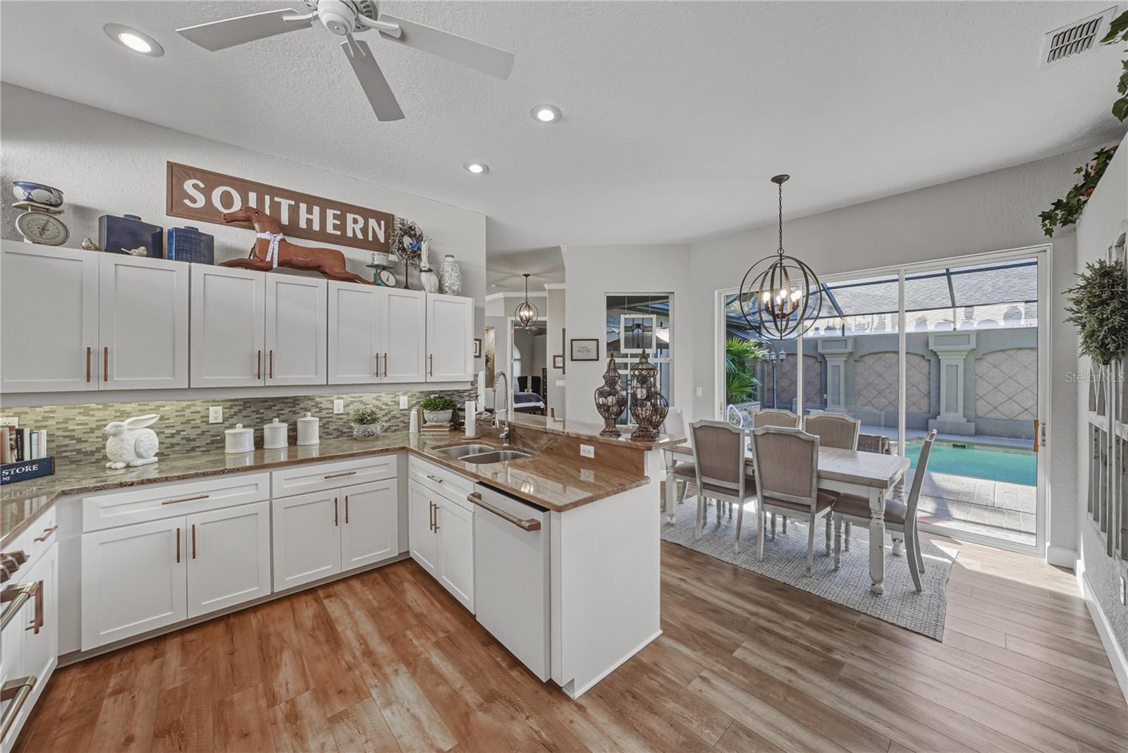 Image 26 of 89 For 12422 Woodlands Circle