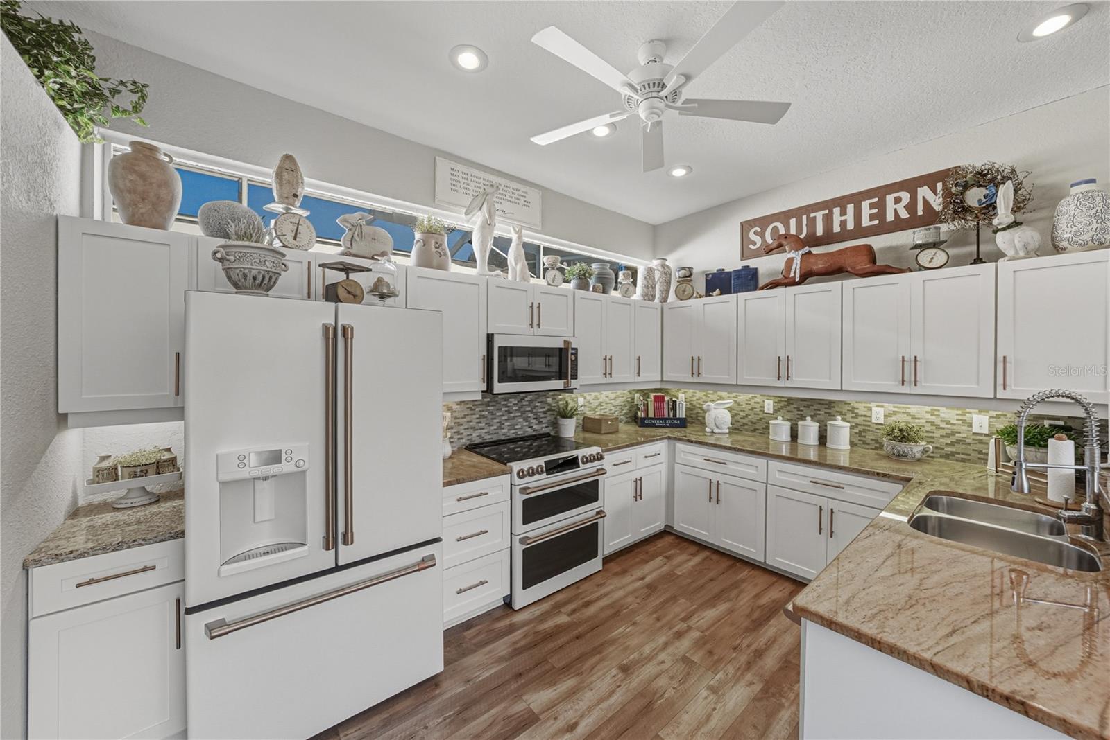 Image 27 of 89 For 12422 Woodlands Circle